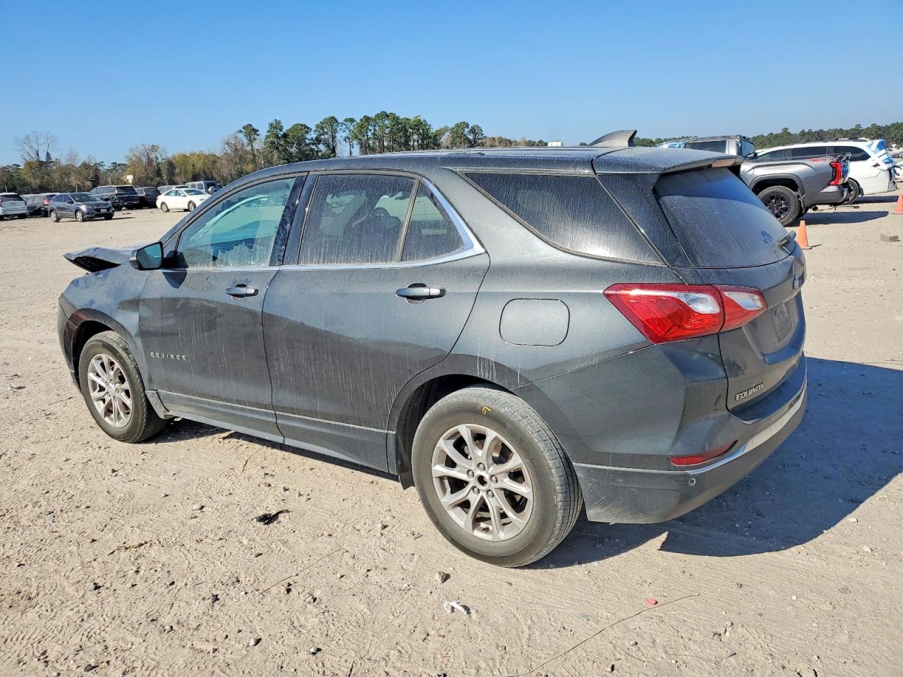 2018 CHEVROLET EQUINOX LT photo 2