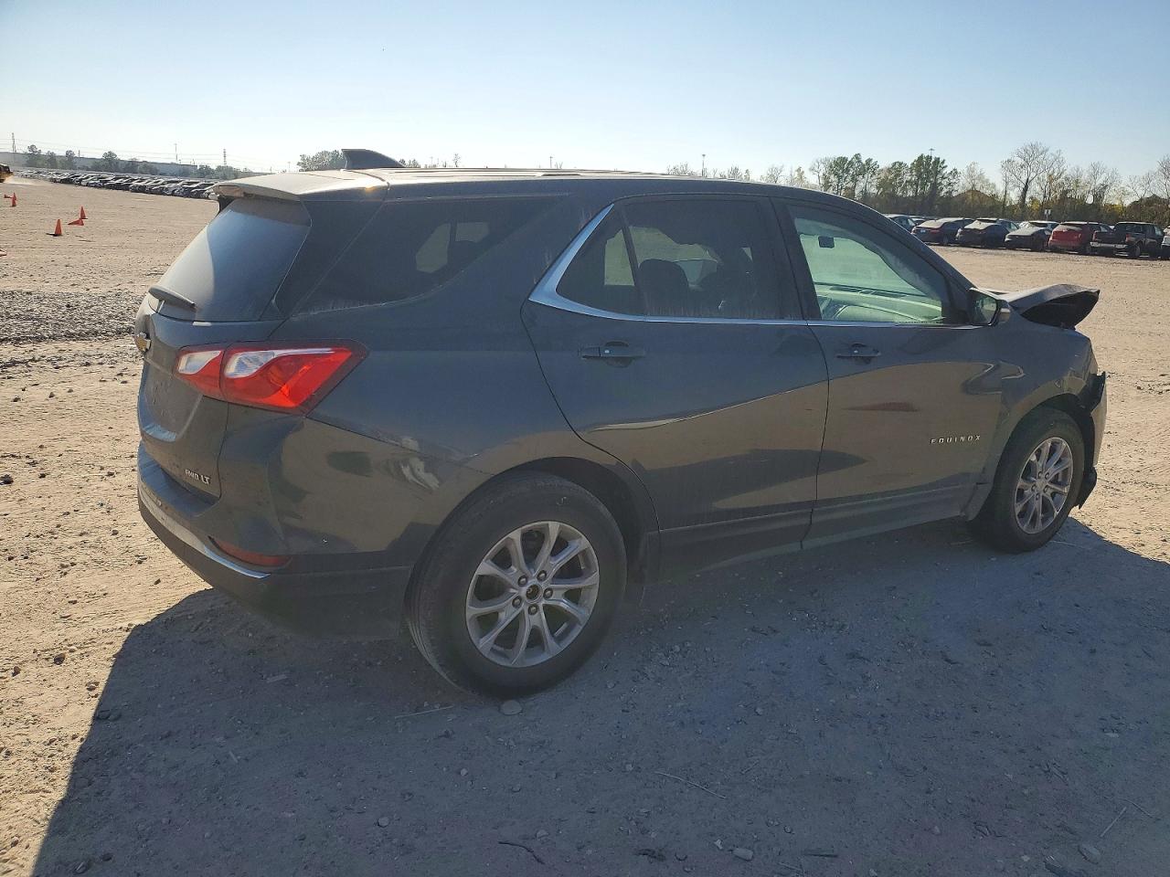 2018 CHEVROLET EQUINOX LT photo 3