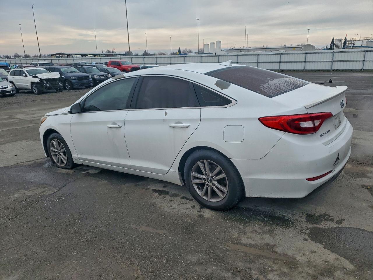 2017 HYUNDAI SONATA SE photo 2