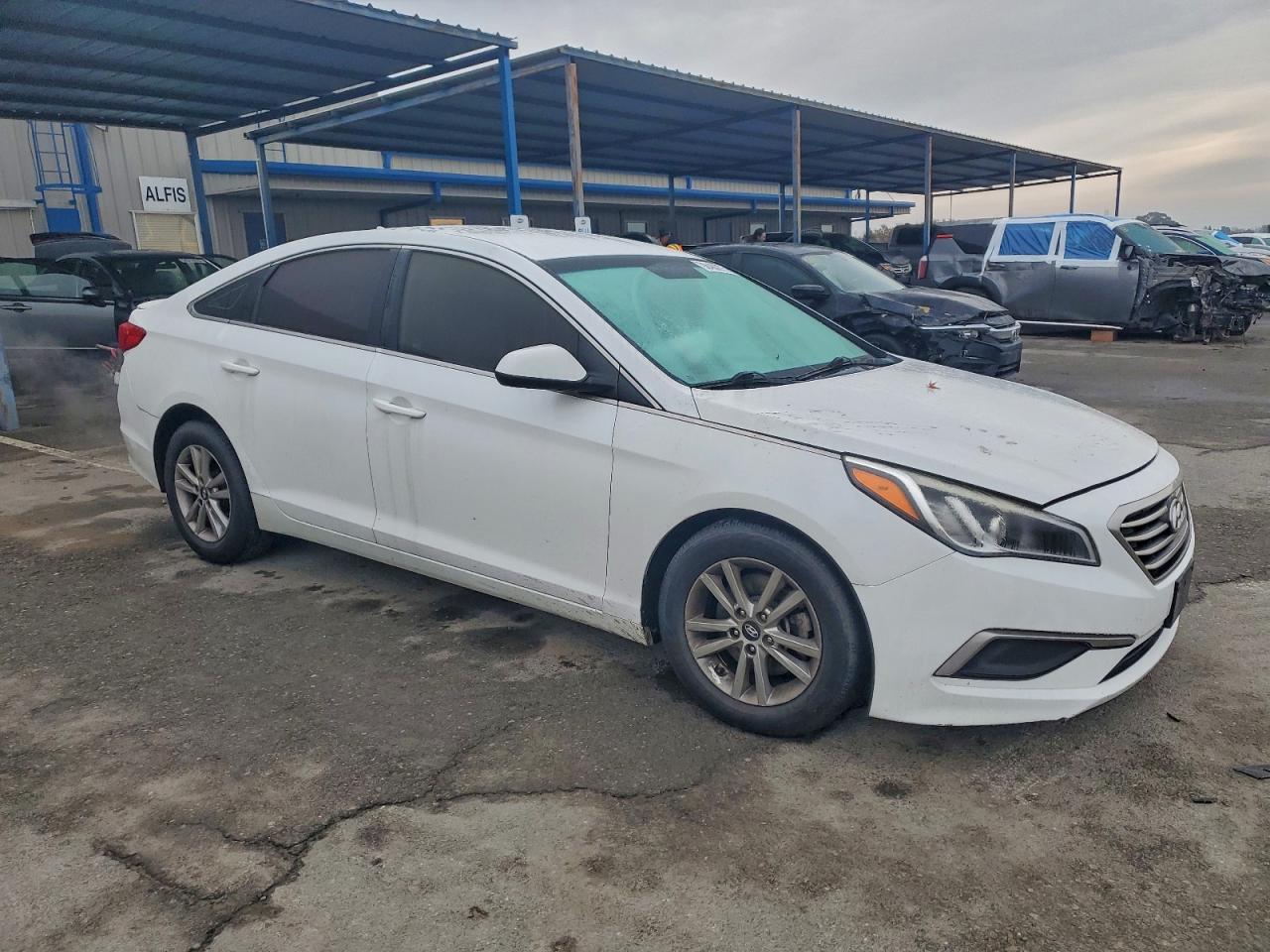 2017 HYUNDAI SONATA SE photo 4