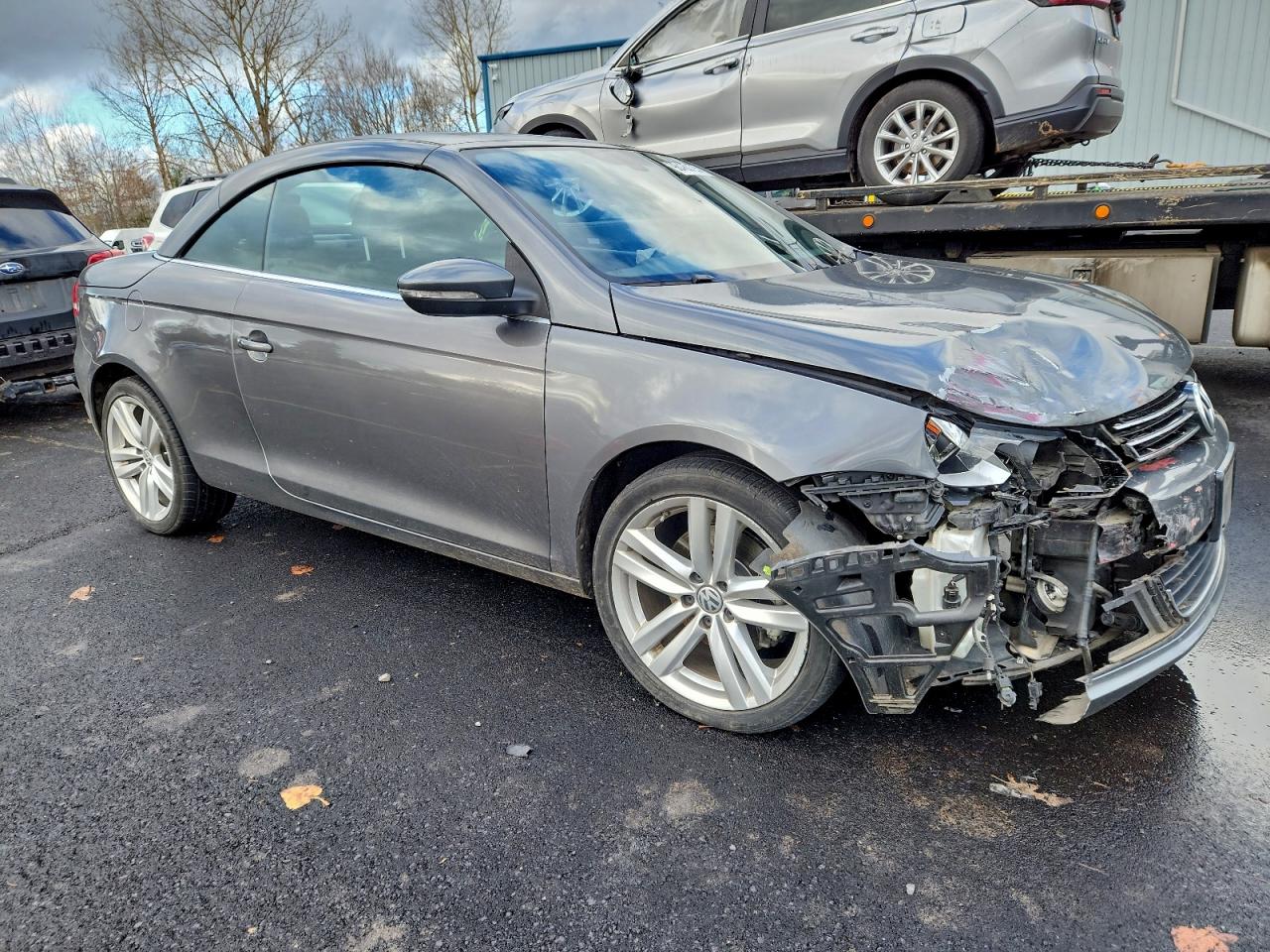2015 VOLKSWAGEN EOS LUX photo 4
