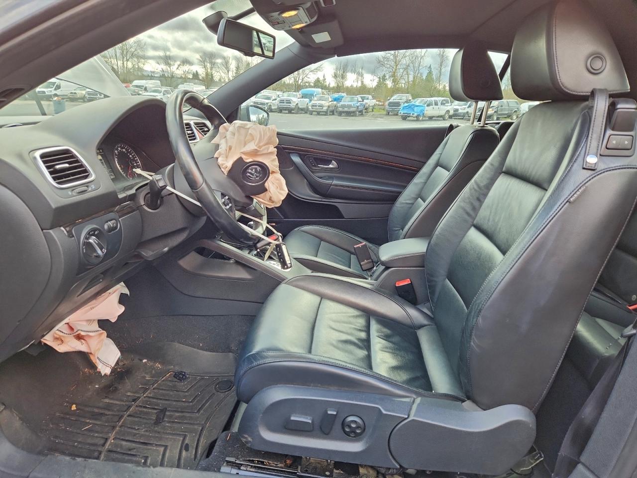 2015 VOLKSWAGEN EOS LUX photo 7
