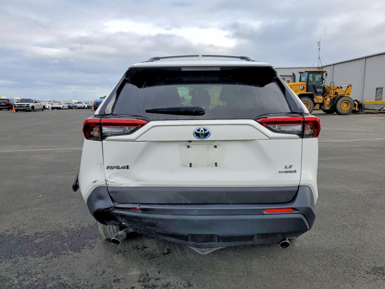 2022 TOYOTA RAV4 LE photo 6