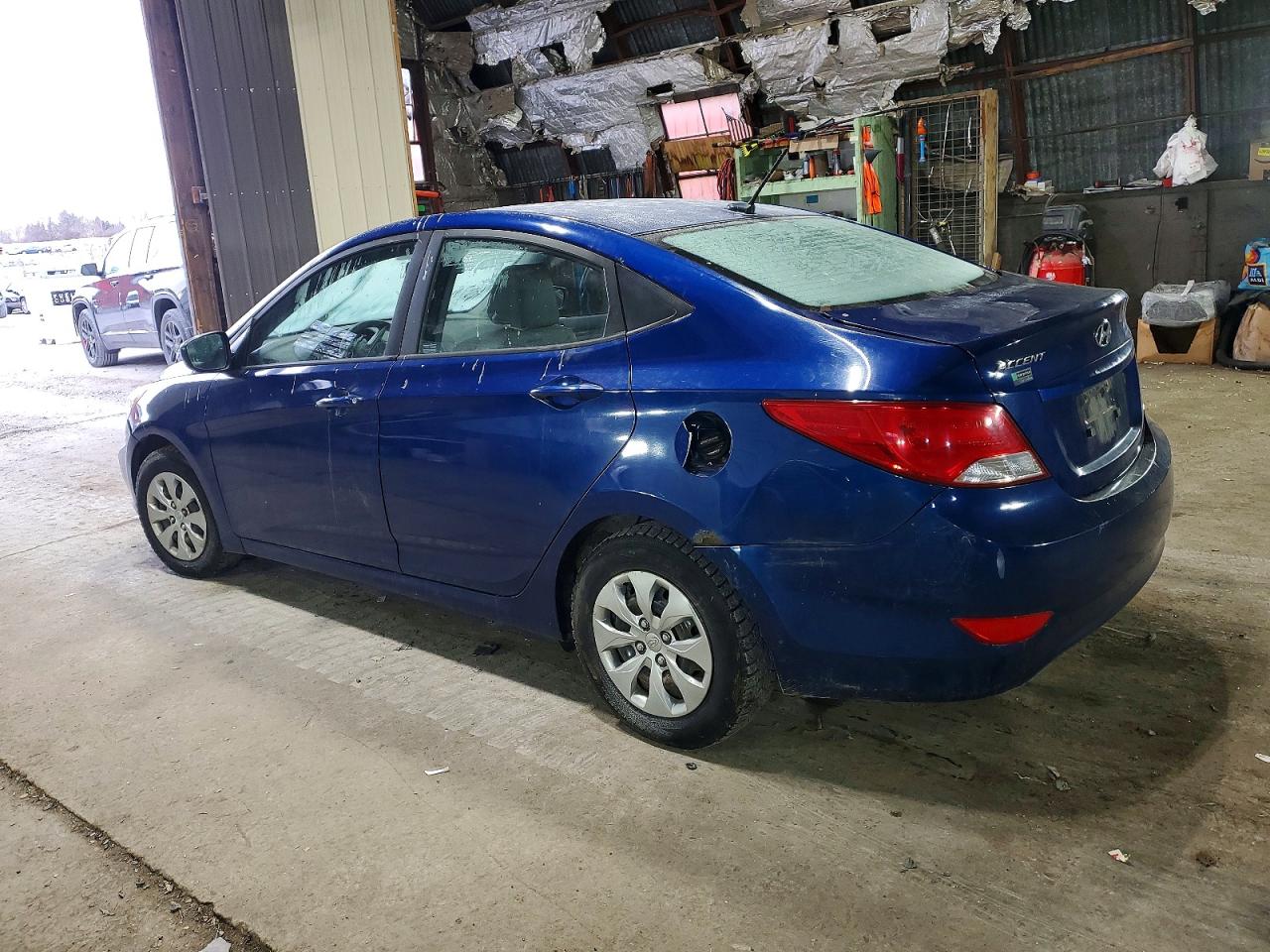 2017 HYUNDAI ACCENT SE photo 2