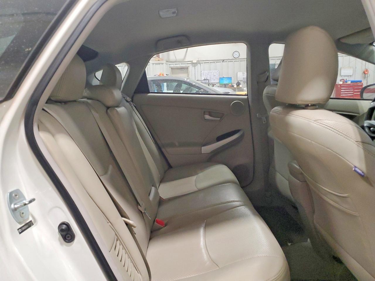 2011 TOYOTA PRIUS photo 19