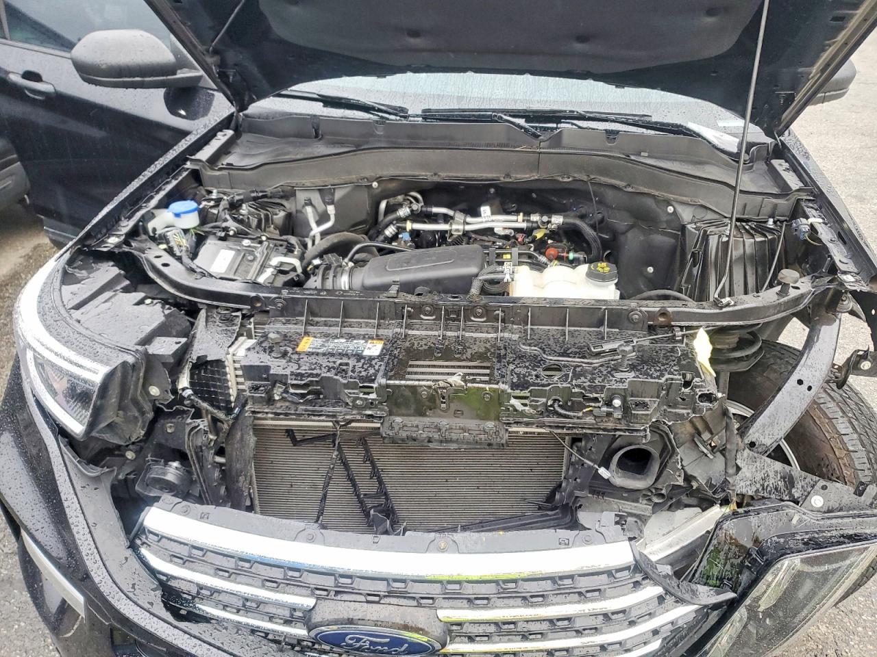 2024 FORD EXPLORER XLT photo 12