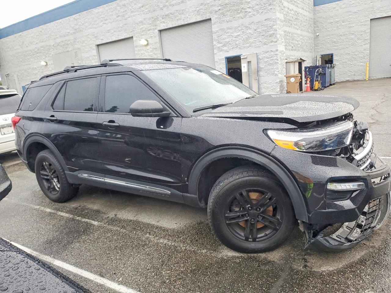 2024 FORD EXPLORER XLT photo 4