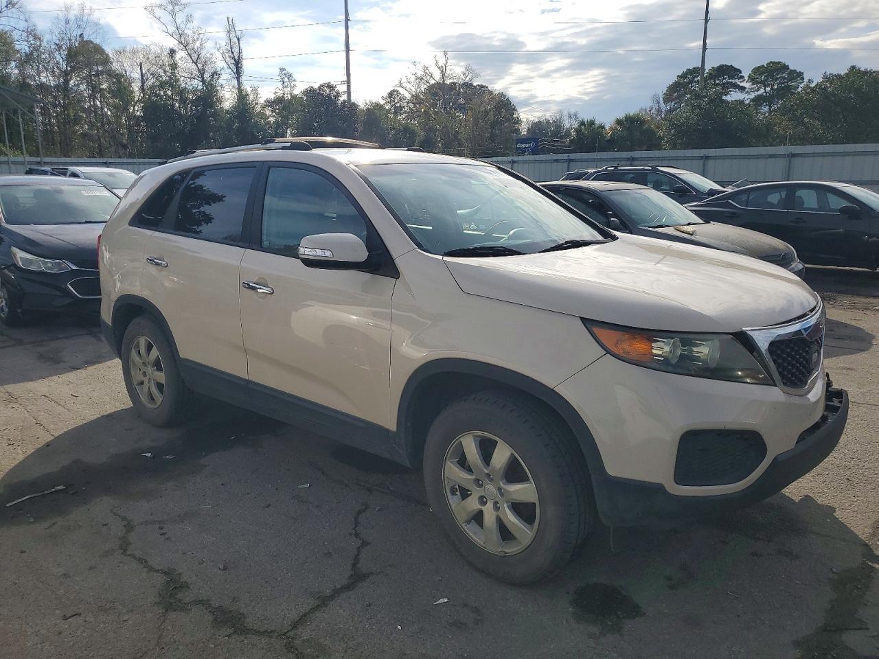 2011 KIA SORENTO BASE photo 10