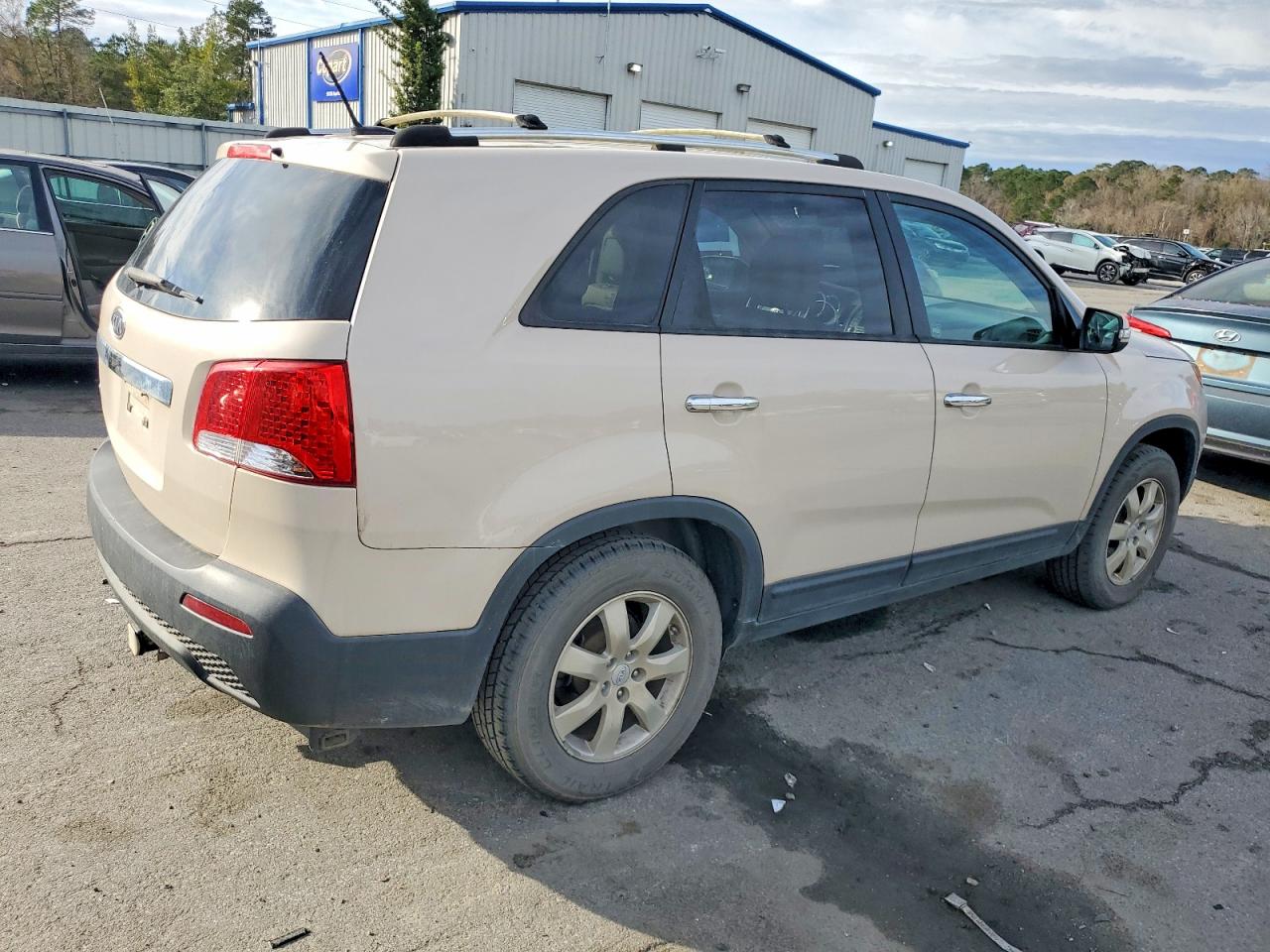 2011 KIA SORENTO BASE photo 7
