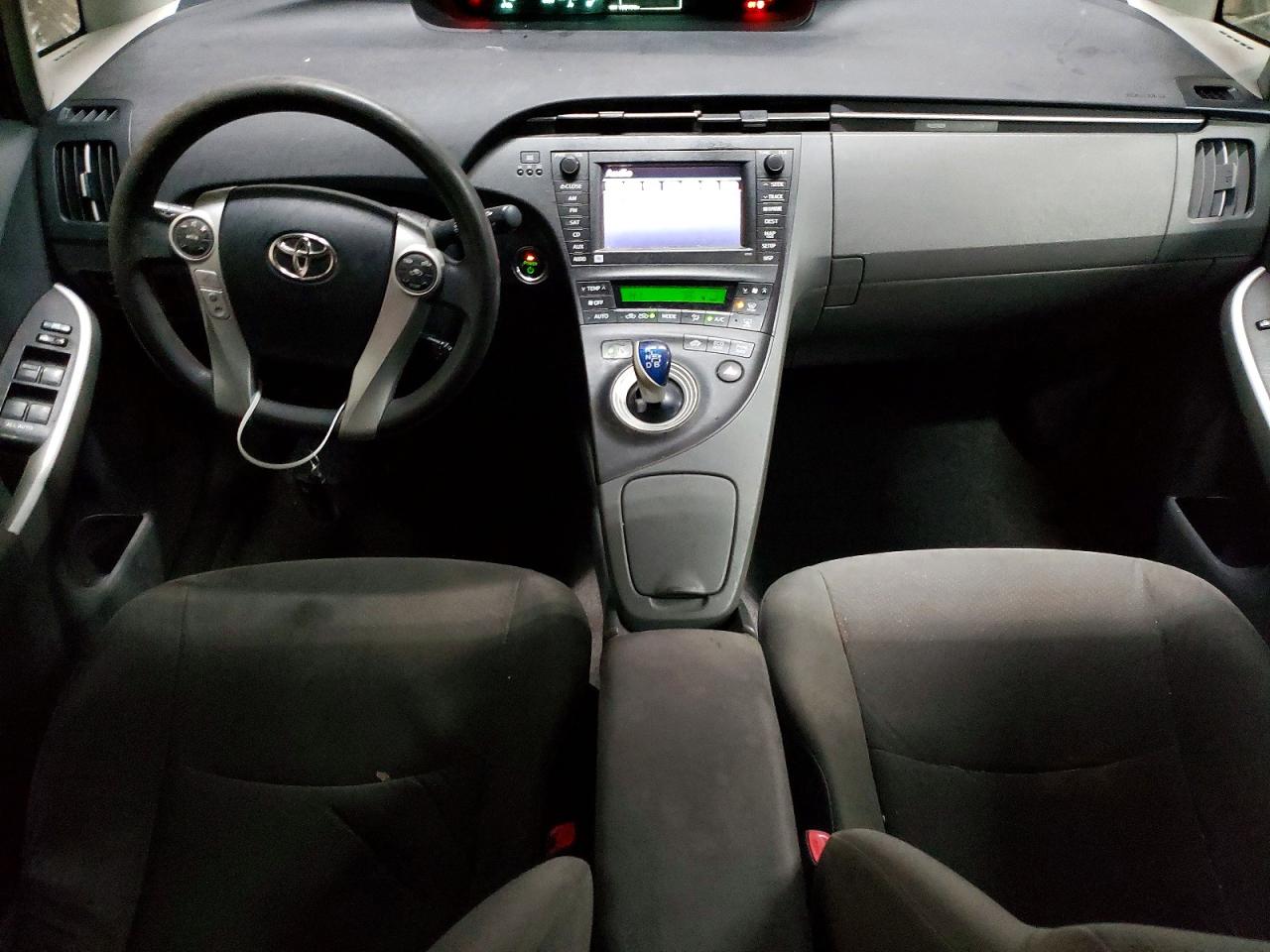 2011 TOYOTA PRIUS photo 8