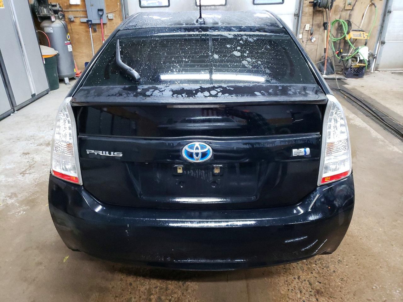 2011 TOYOTA PRIUS photo 6