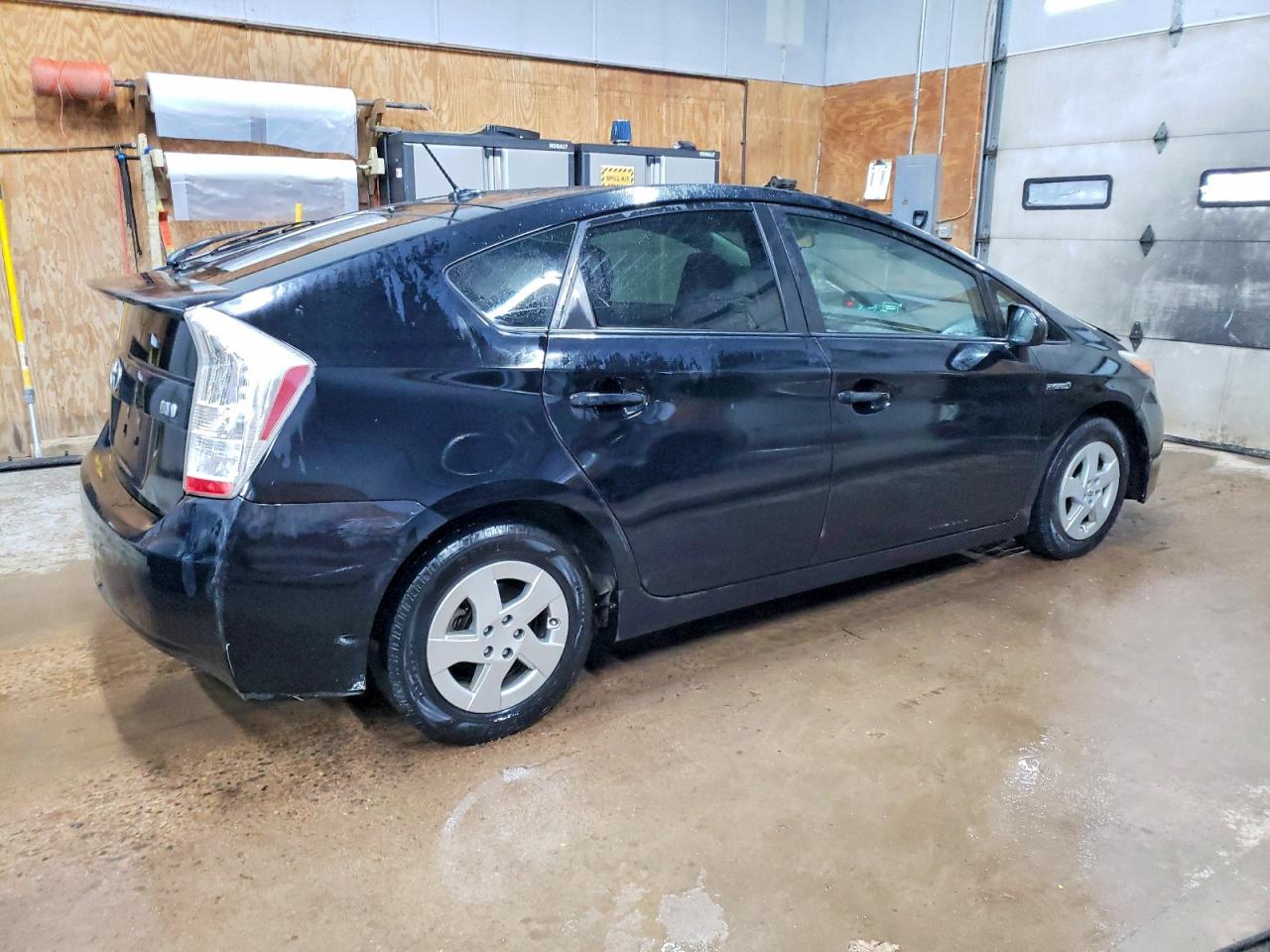 2011 TOYOTA PRIUS photo 3