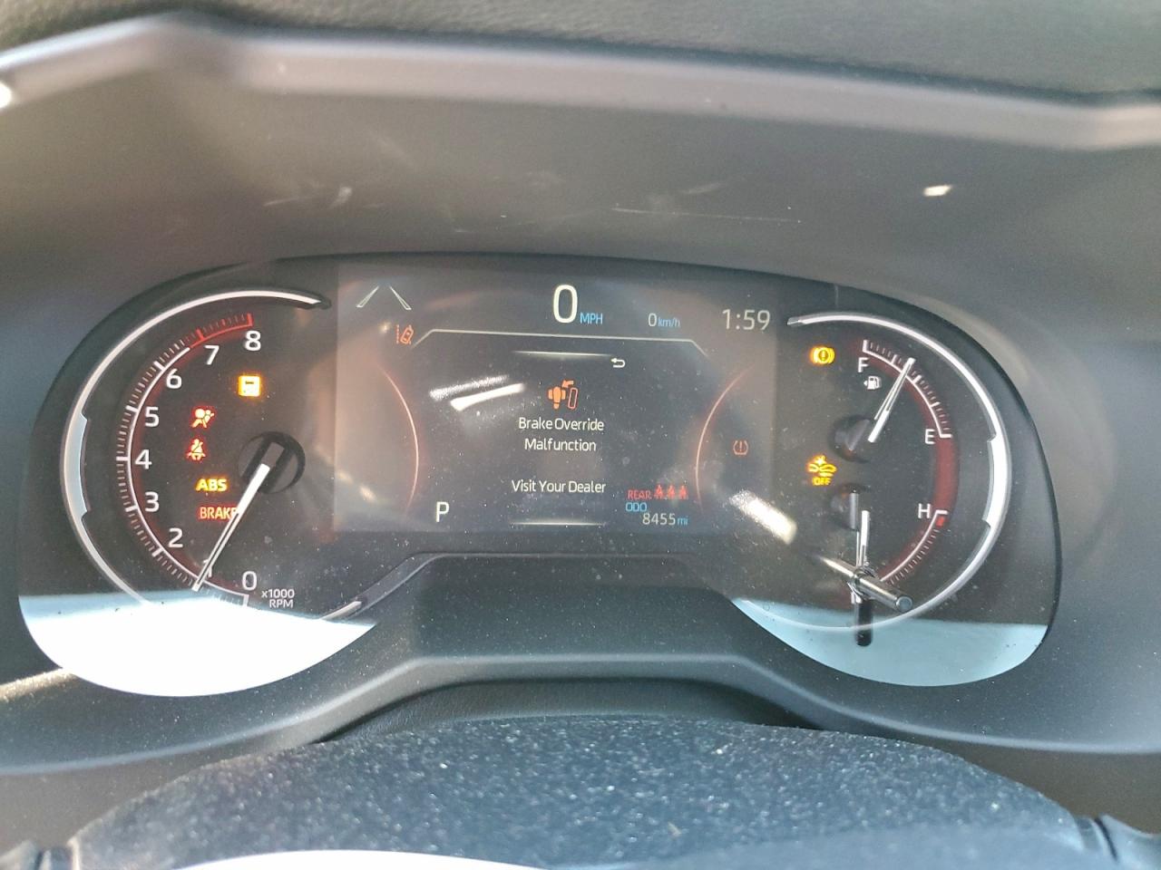 2024 TOYOTA RAV4 LE photo 9