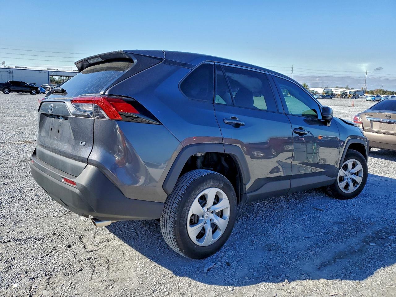 2024 TOYOTA RAV4 LE photo 3