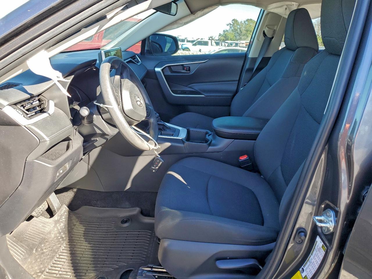 2024 TOYOTA RAV4 LE photo 7
