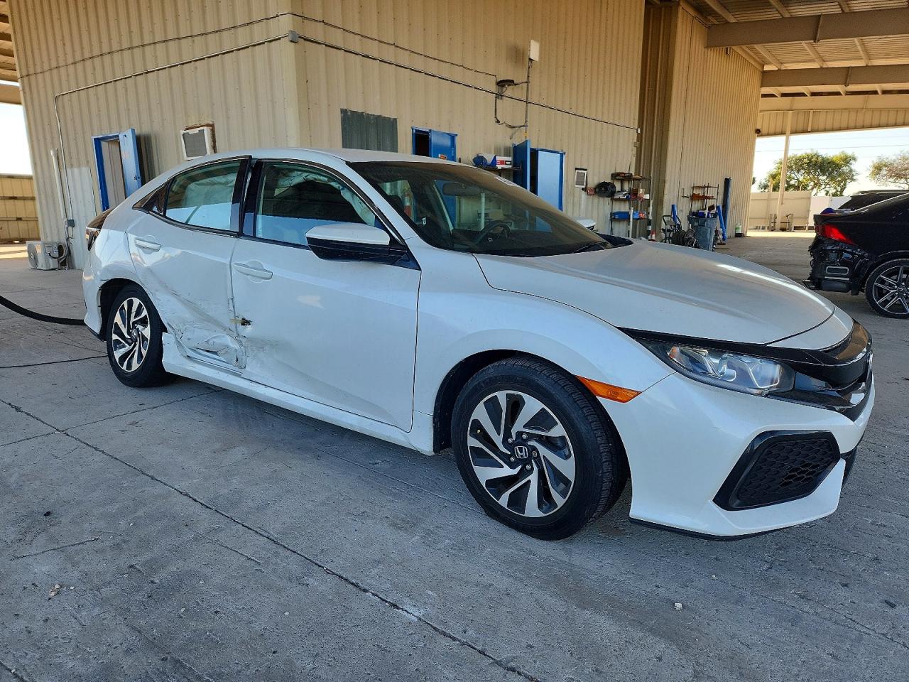 2017 HONDA CIVIC LX photo 4