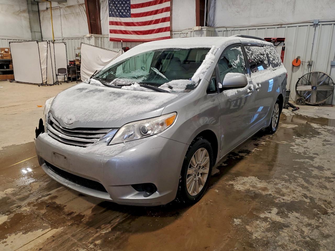 2015 TOYOTA SIENNA