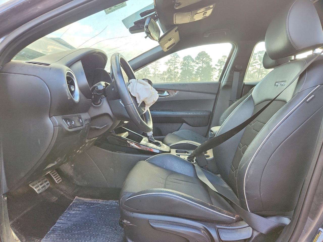 2024 KIA FORTE GT LINE photo 7