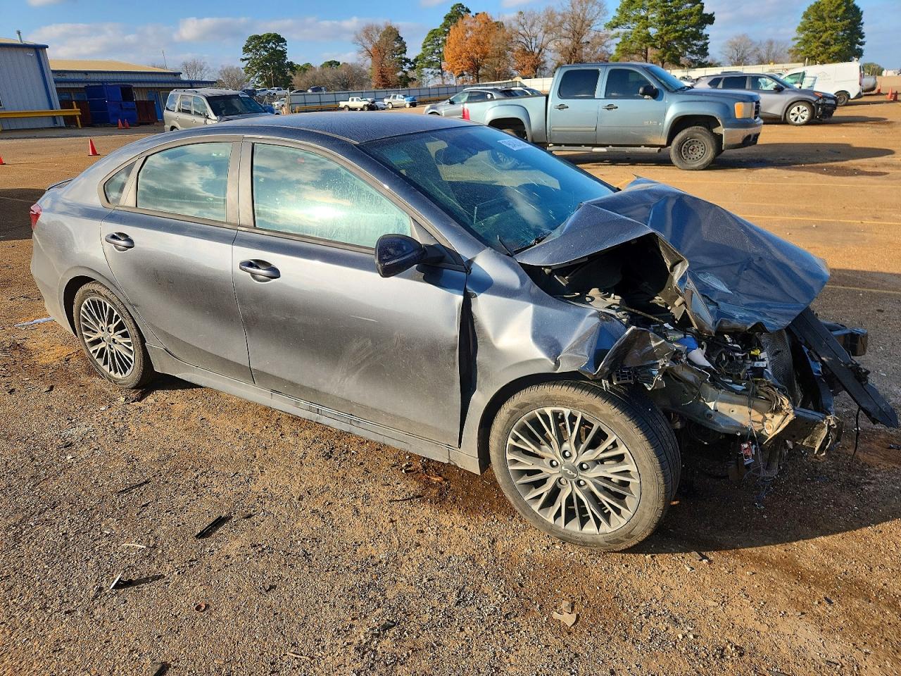 2024 KIA FORTE GT LINE photo 4