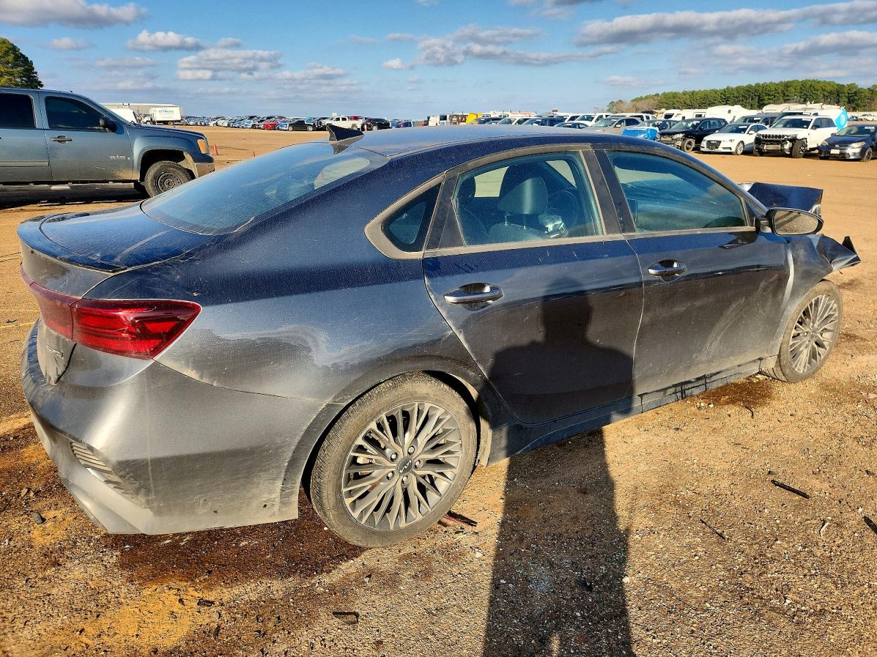 2024 KIA FORTE GT LINE photo 3