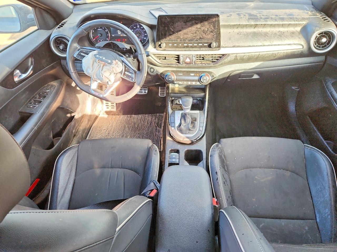 2024 KIA FORTE GT LINE photo 8