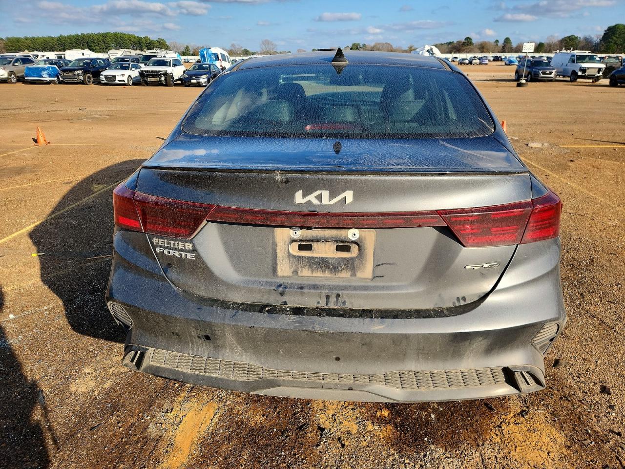 2024 KIA FORTE GT LINE photo 6