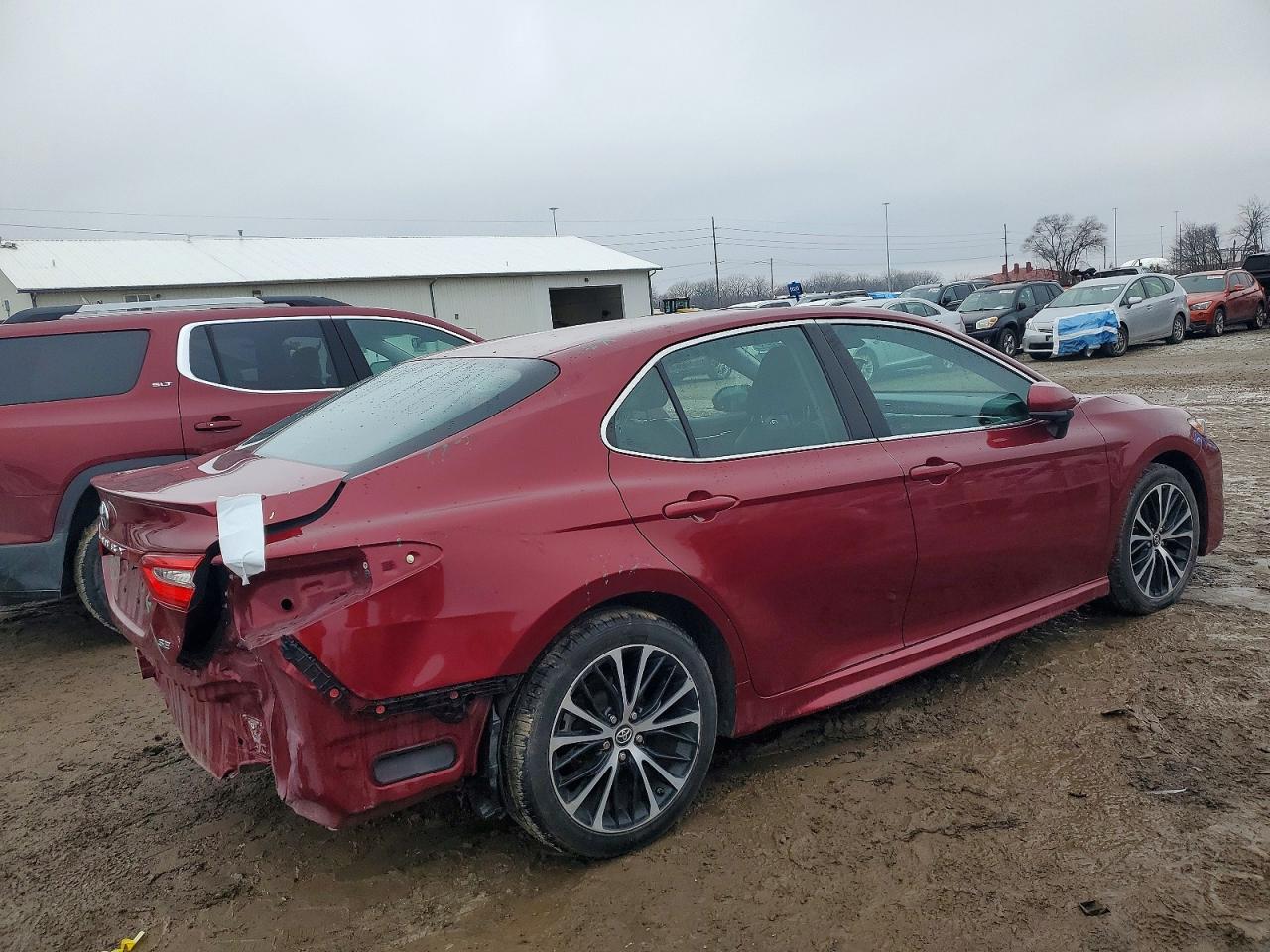 2018 TOYOTA CAMRY L photo 3