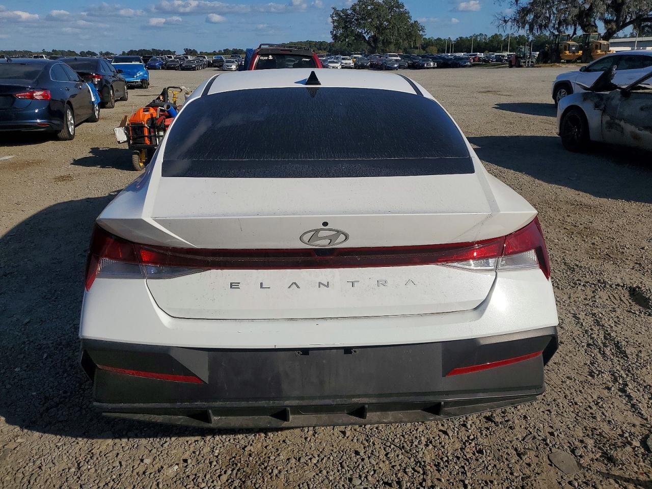 2024 HYUNDAI ELANTRA SEL photo 6