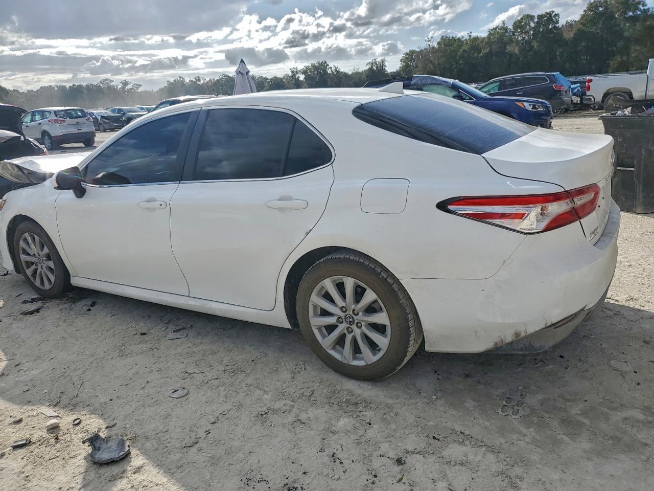 2020 TOYOTA CAMRY LE photo 2