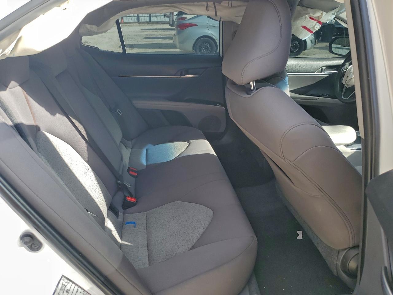 2020 TOYOTA CAMRY LE photo 10