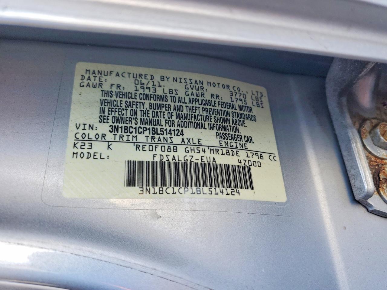 2011 NISSAN VERSA S photo 12