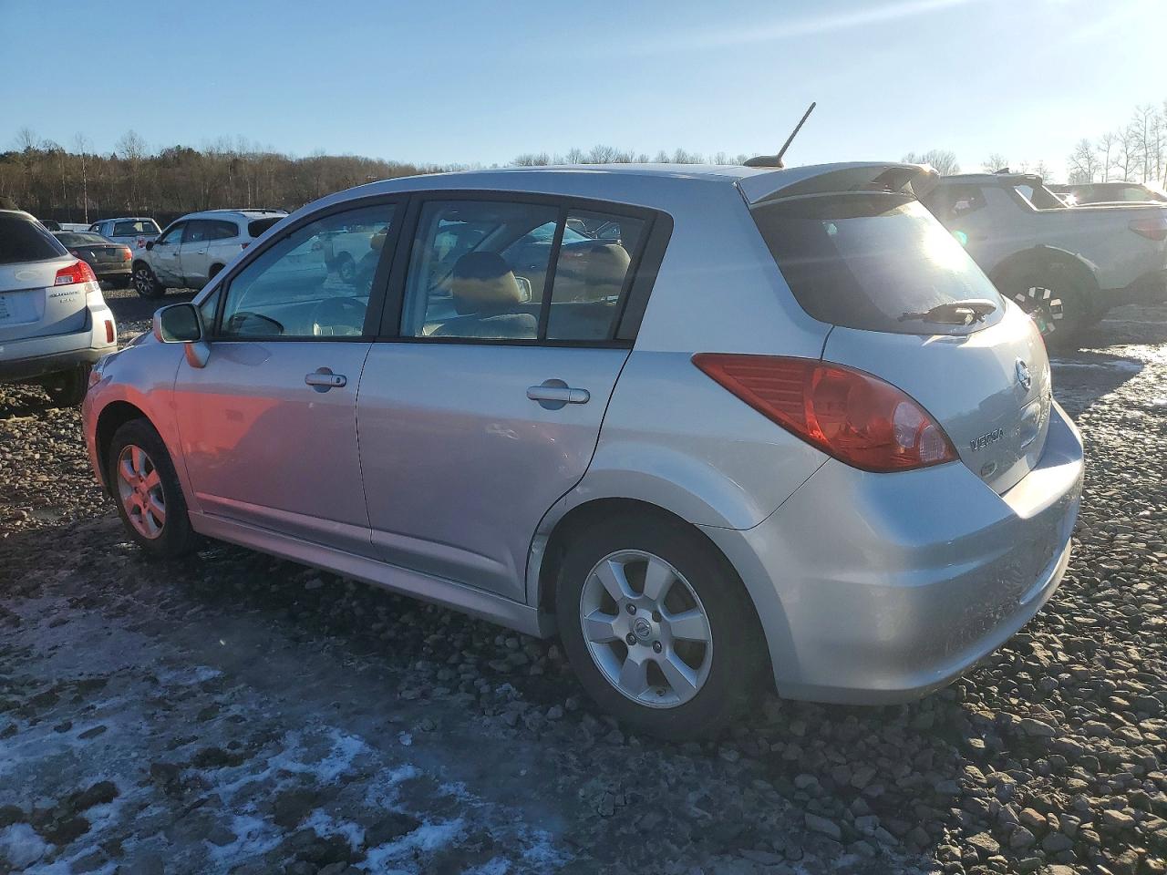 2011 NISSAN VERSA S photo 2