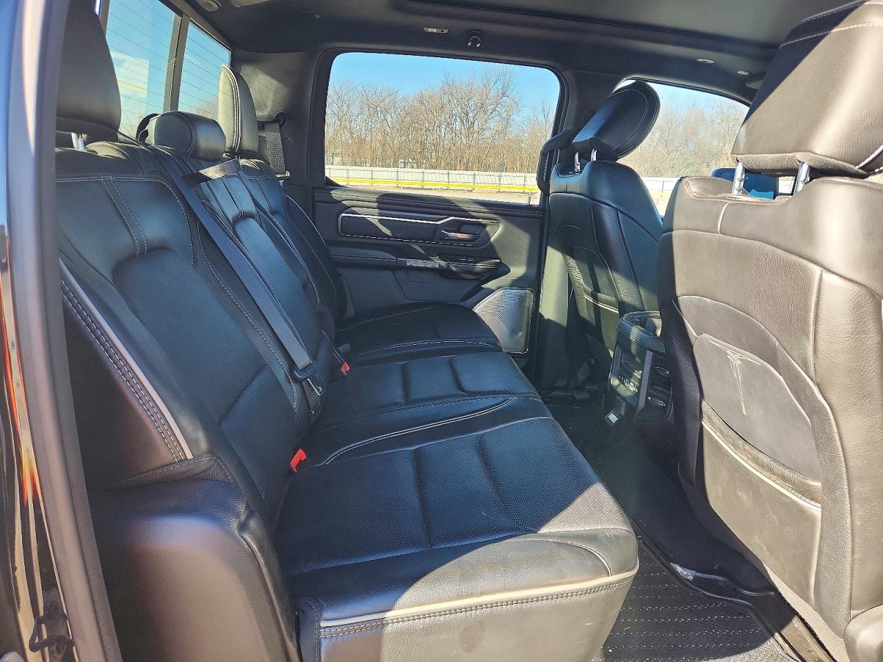 2019 RAM 1500 LIMITED photo 10