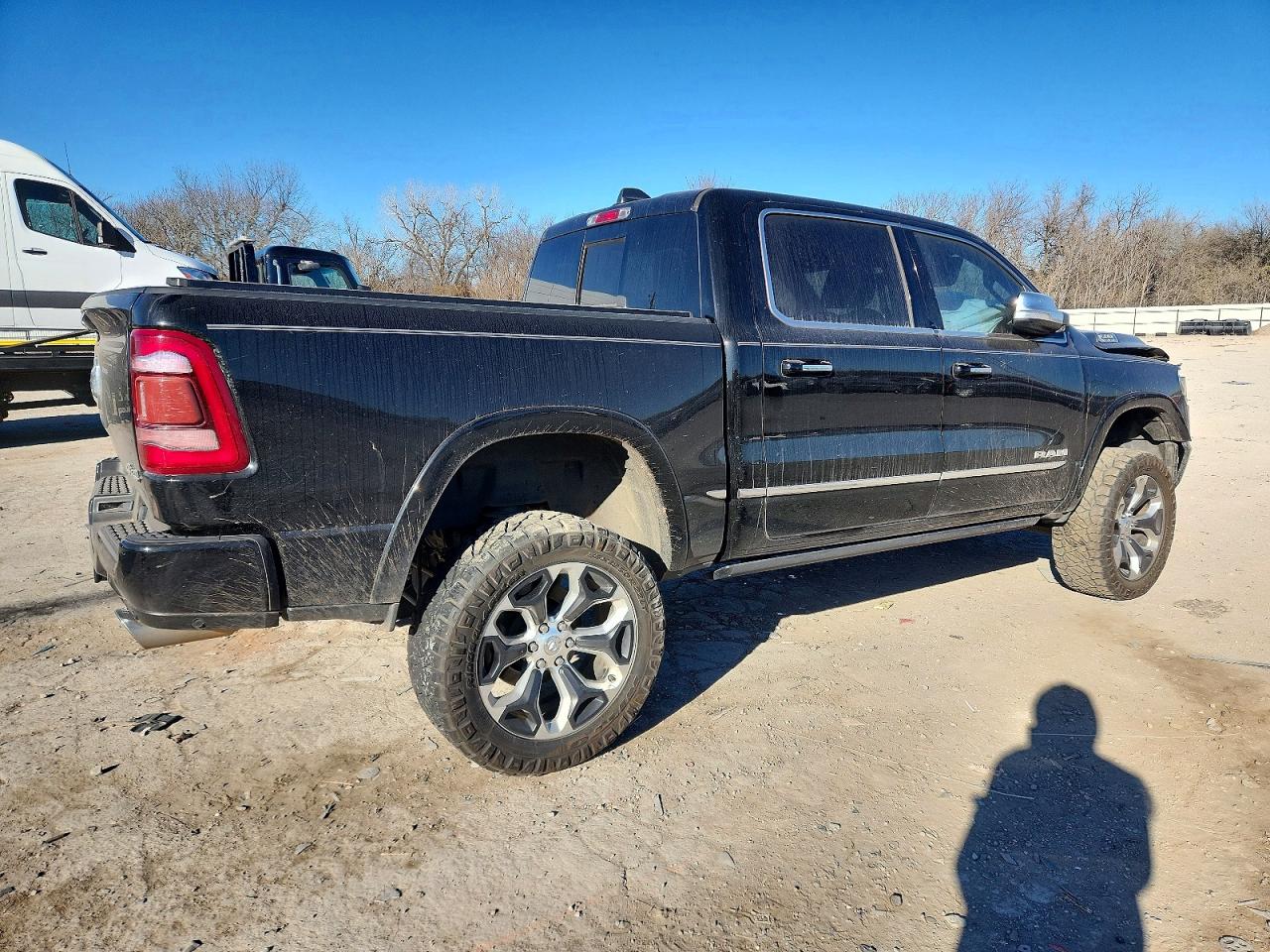 2019 RAM 1500 LIMITED photo 3