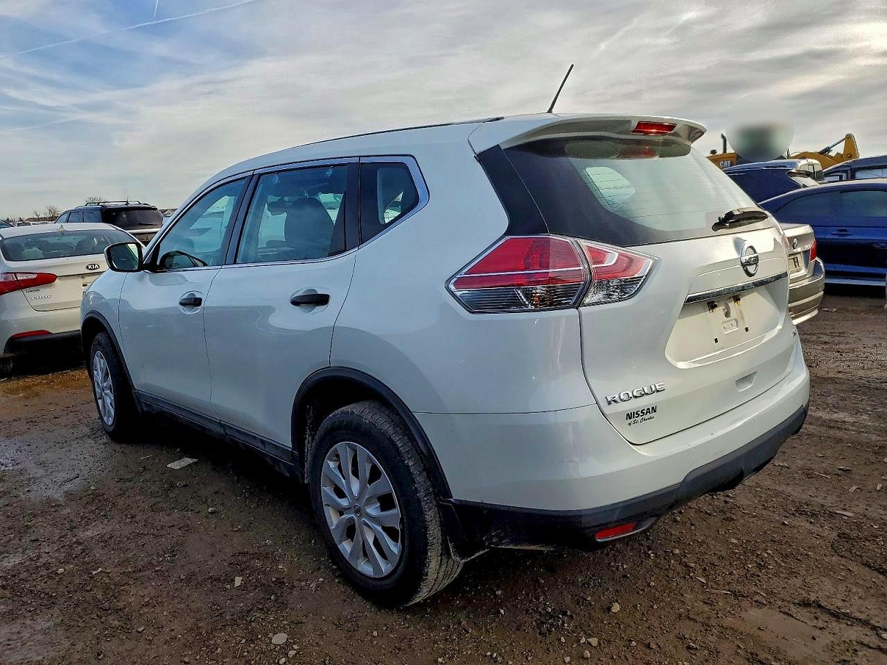 2016 NISSAN ROGUE S photo 2