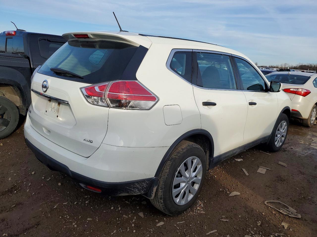 2016 NISSAN ROGUE S photo 3