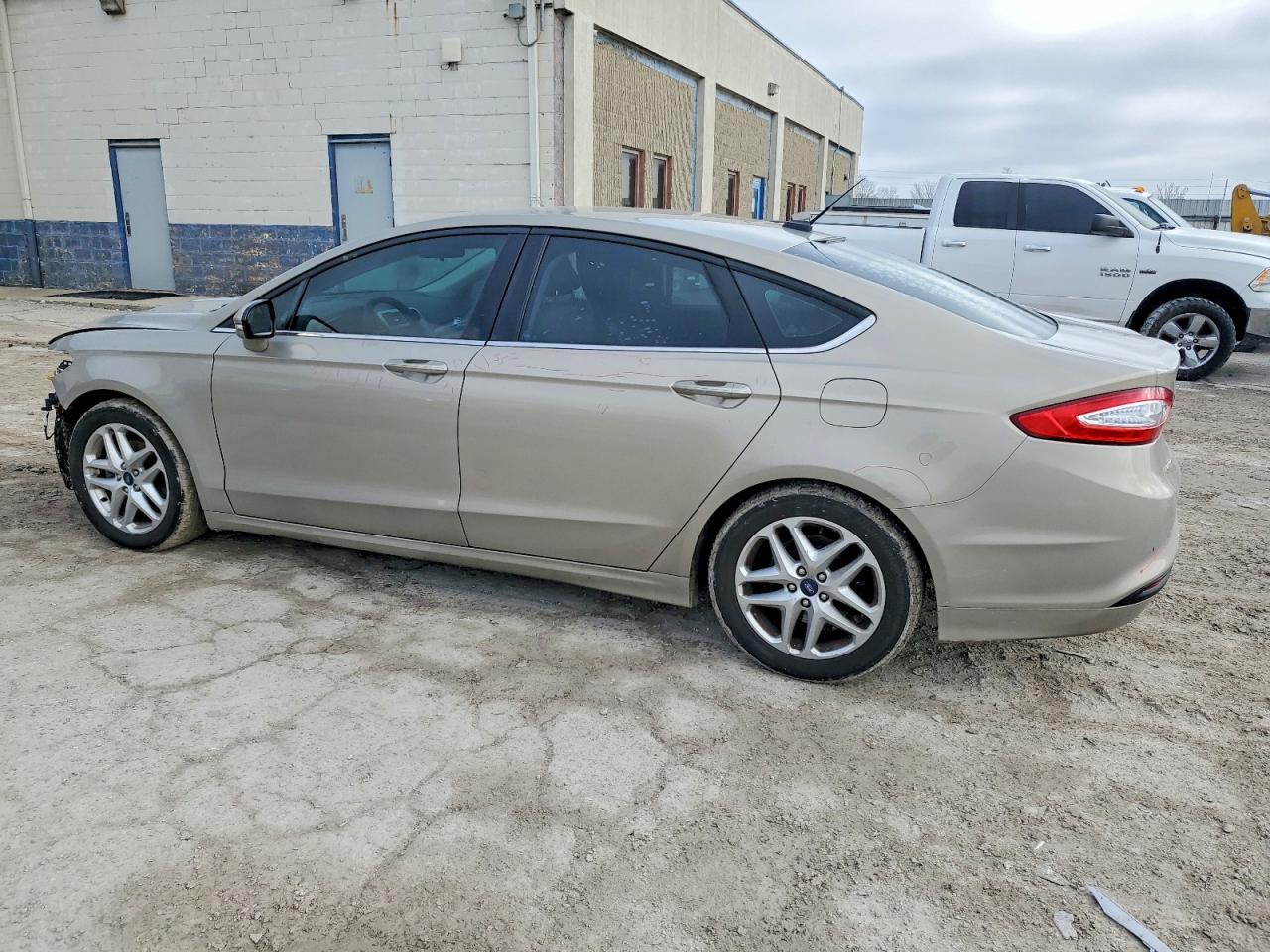 2015 FORD FUSION SE photo 2