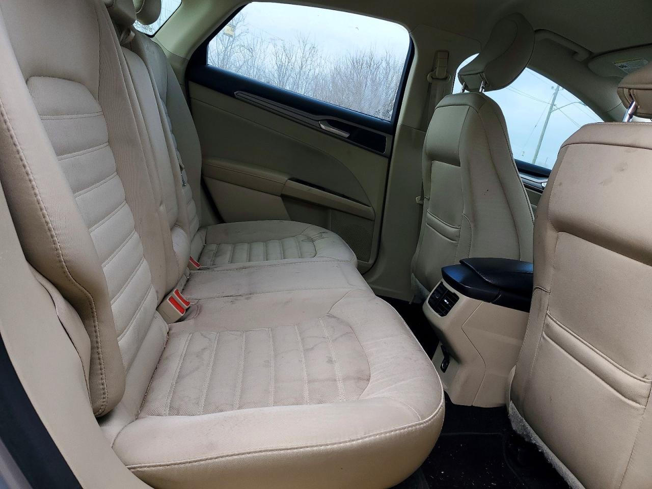 2015 FORD FUSION SE photo 10