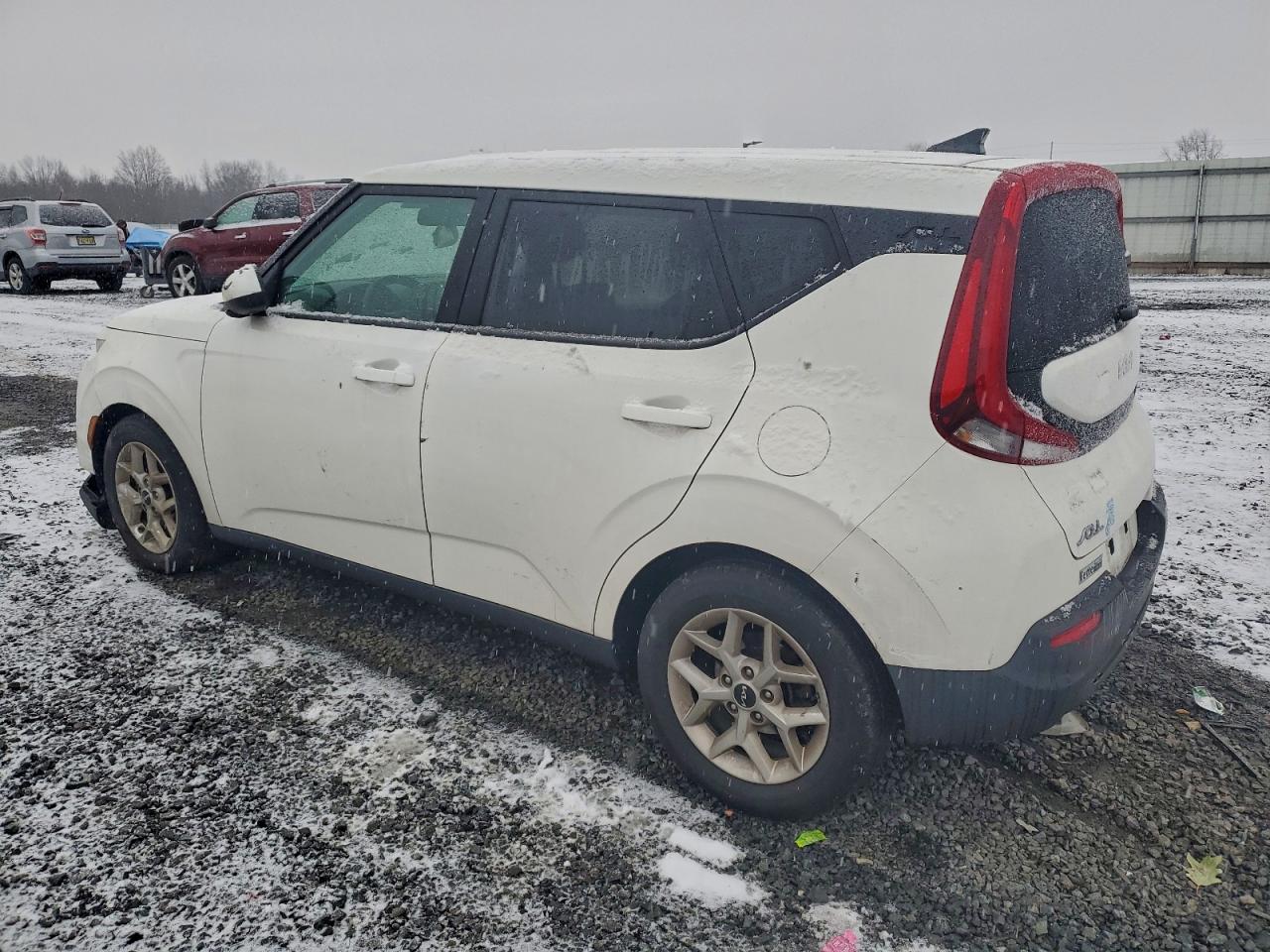 2022 KIA SOUL LX photo 3