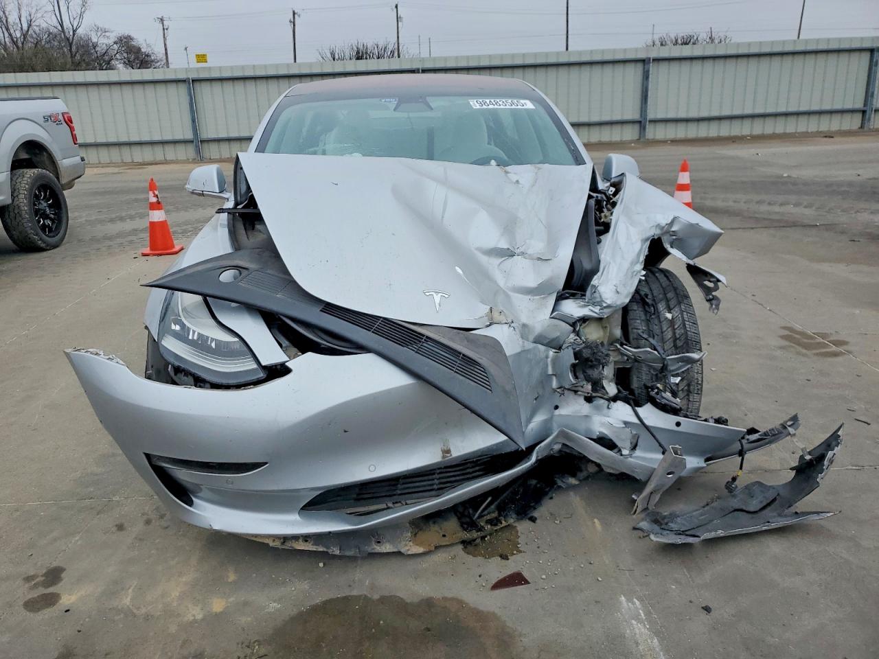 2018 TESLA MODEL 3 photo 5