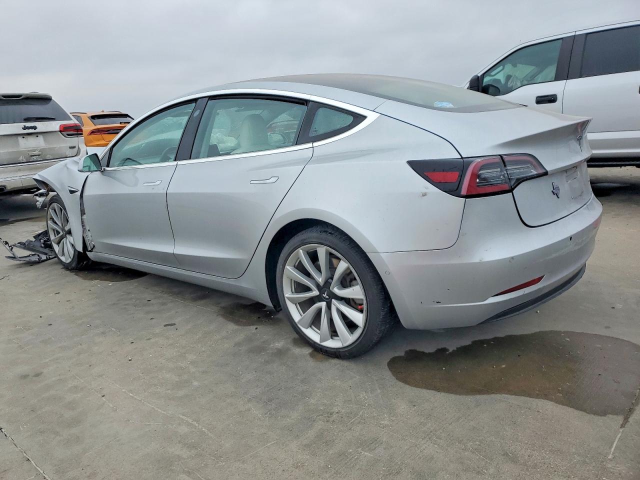 2018 TESLA MODEL 3 photo 2