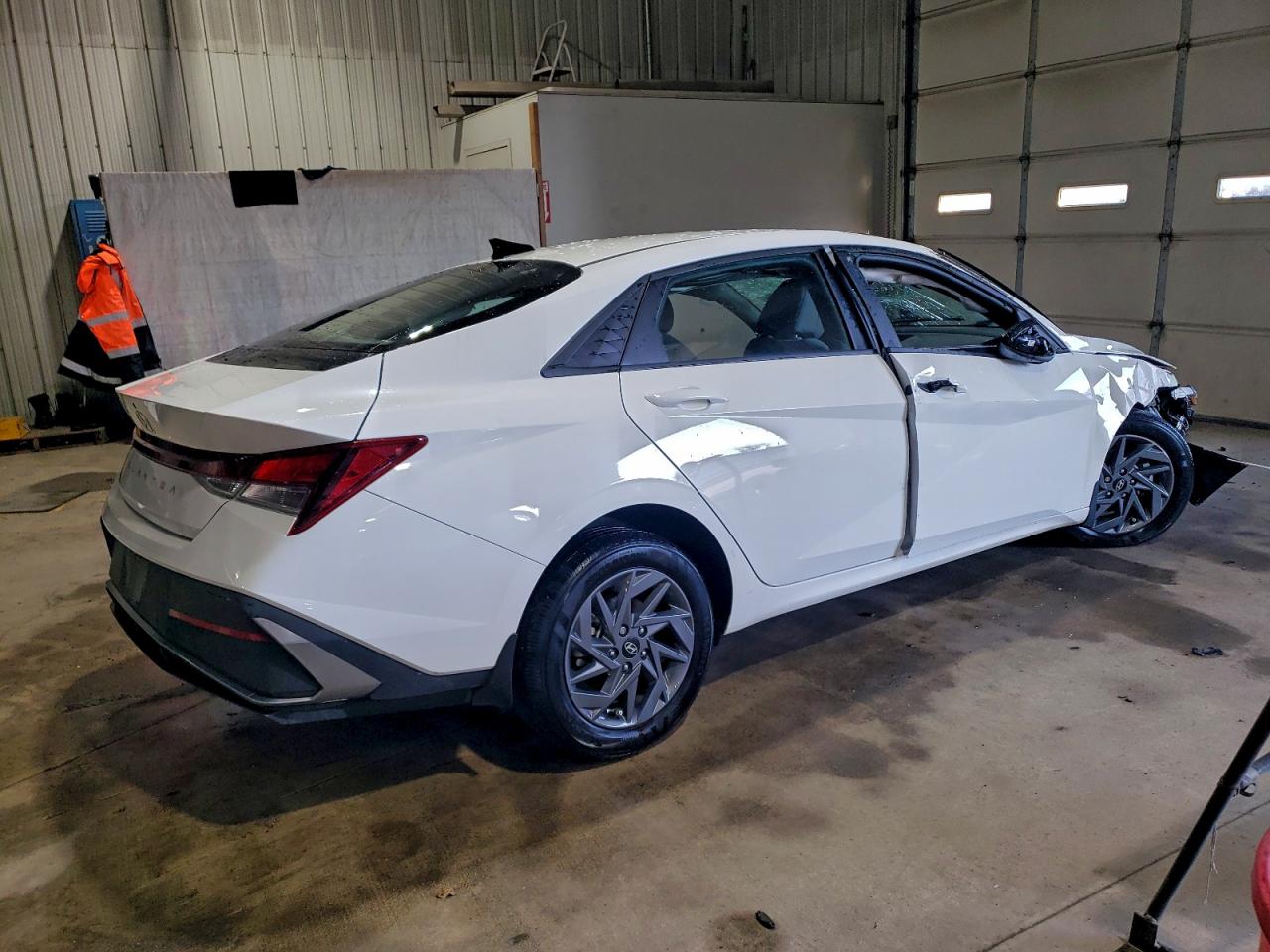 2024 HYUNDAI ELANTRA SEL photo 3