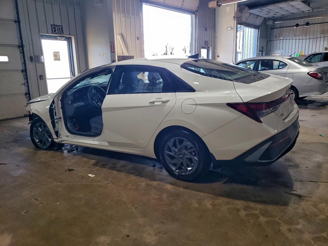 2024 HYUNDAI ELANTRA SEL photo 2