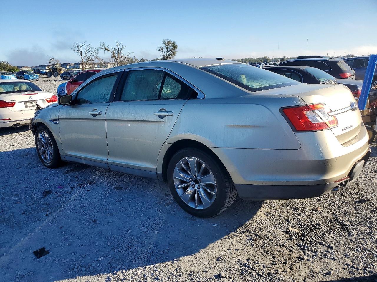 2010 FORD TAURUS LIMITED photo 2