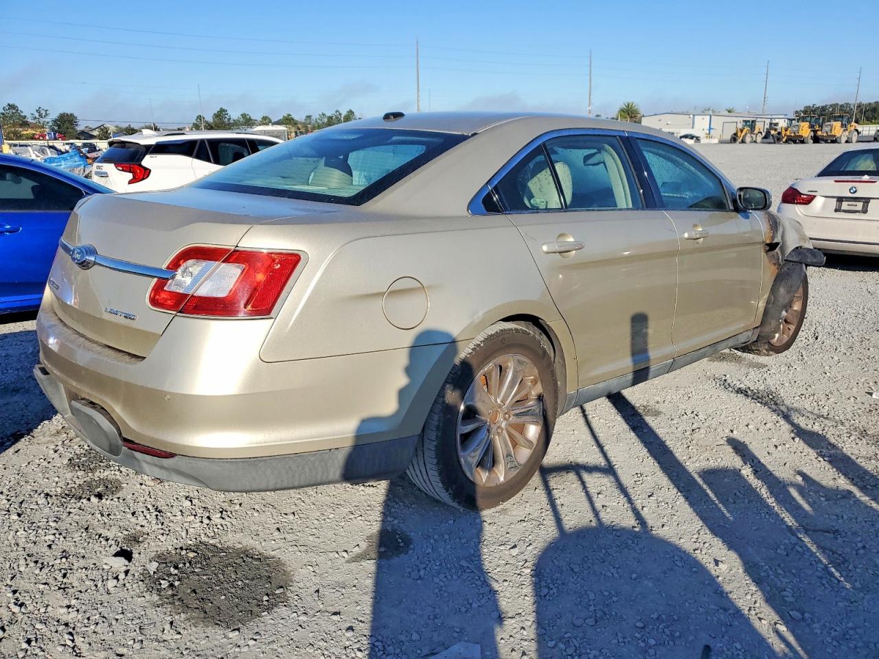 2010 FORD TAURUS LIMITED photo 3