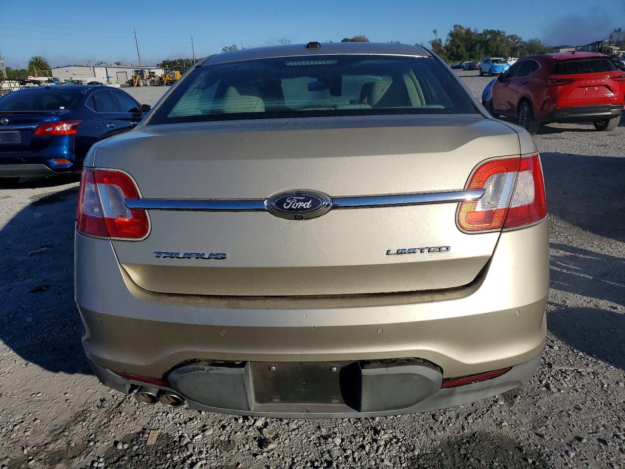 2010 FORD TAURUS LIMITED photo 6