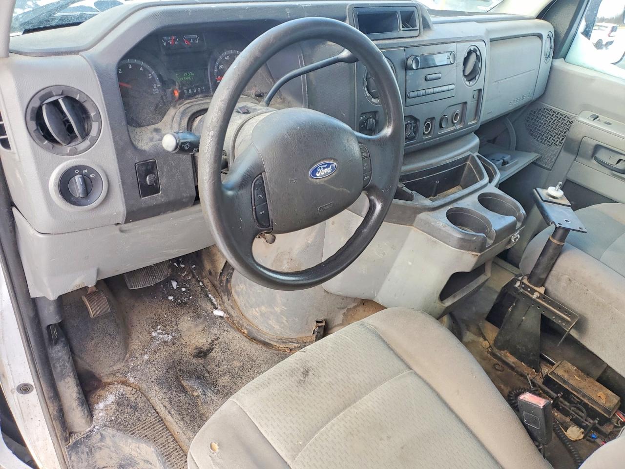 2010 FORD ECONOLINE E350 SUPER DUTY VAN photo 8