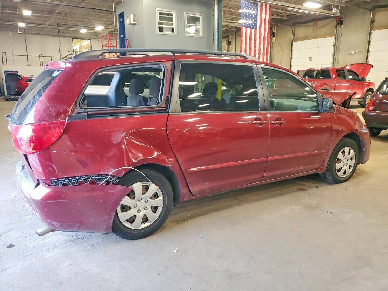2007 TOYOTA SIENNA CE photo 3