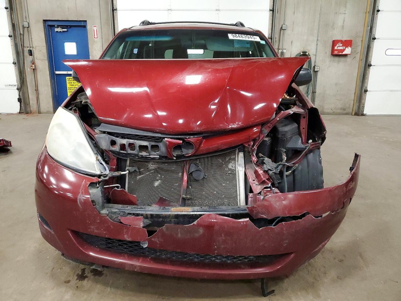 2007 TOYOTA SIENNA CE photo 5