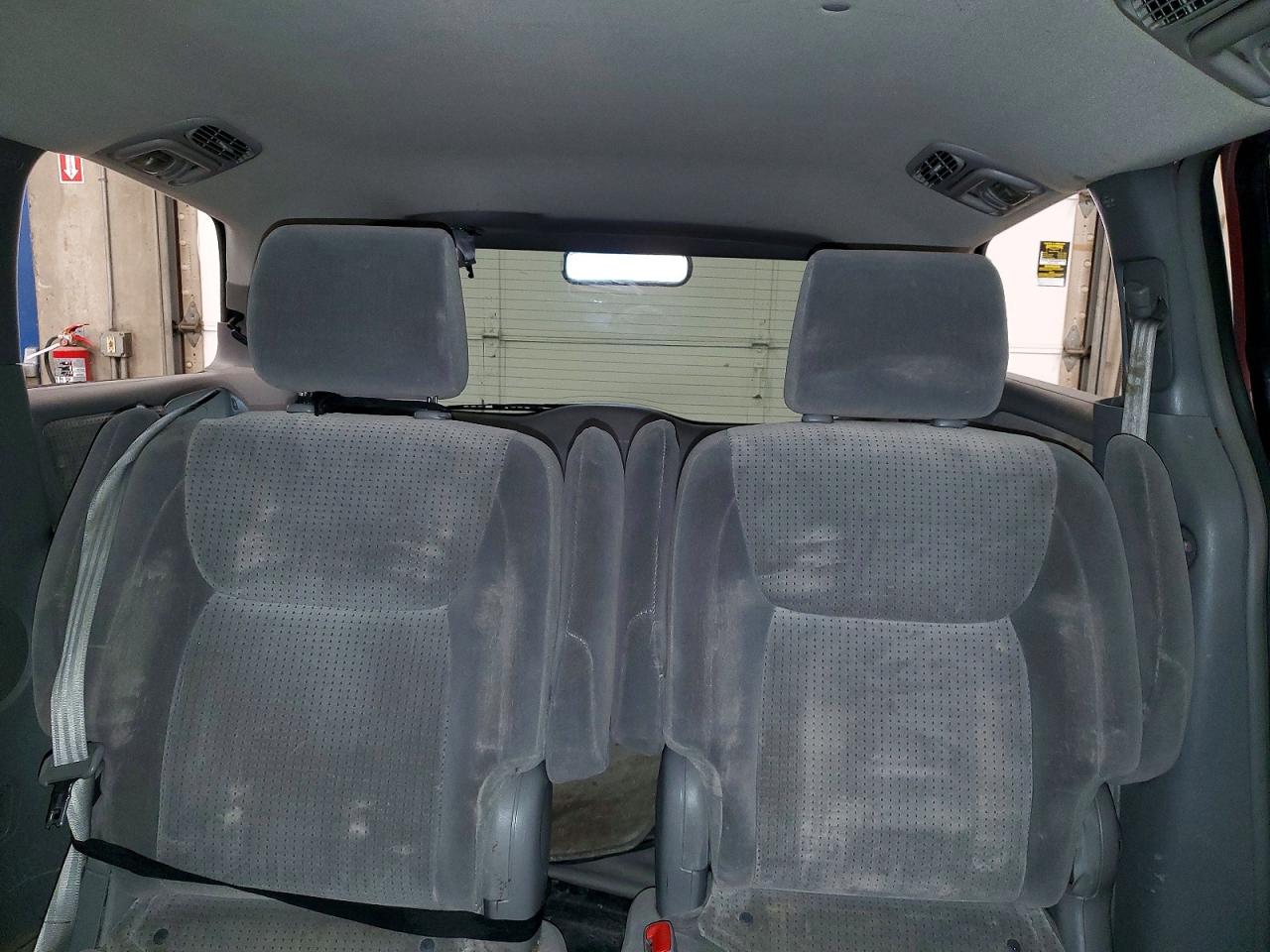 2007 TOYOTA SIENNA CE photo 10